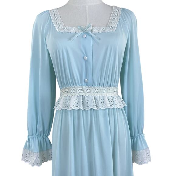 Vintage 70s SEARS Pastel Blue Nylon Eyelet Lace Trim Maxi Nightgown Size S - Picture 3 of 15